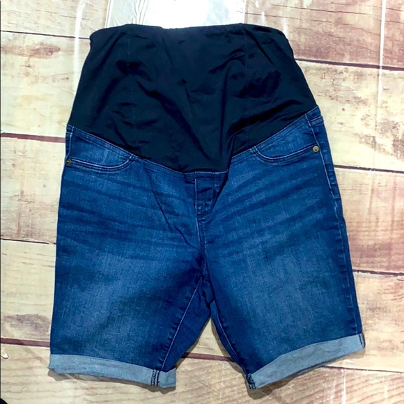 Maternity Bermuda shorts - Picture 1 of 3